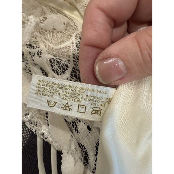 VINTAGE VICTORIA'S SECRET Ivory Lace & Satin High Cut Bridal Teddy Bodysuit 36C - Picture 10 of 10